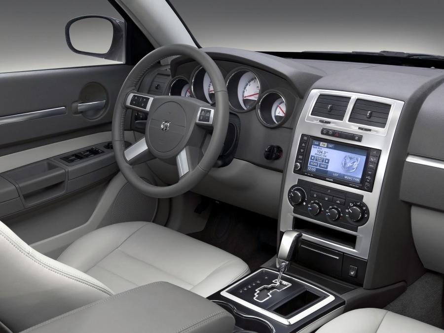  Dodge Magnum R/T 2007 года  (фото 5 из 7)
